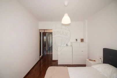 Apartamento T3 para Venda em Carregado e Cadafais