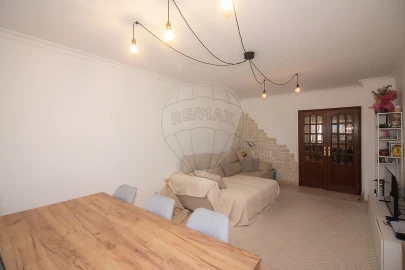 Apartamento T3 para Venda em Carregado e Cadafais