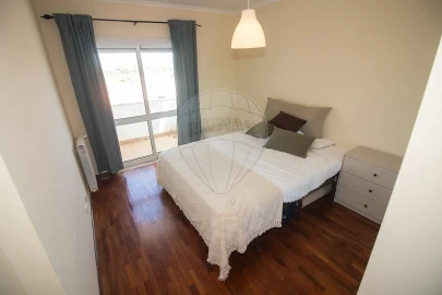 Apartamento T3 para Venda em Carregado e Cadafais
