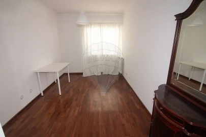 Apartamento T3 para Venda em Carregado e Cadafais