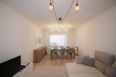 Apartamento T3 para Venda em Carregado e Cadafais