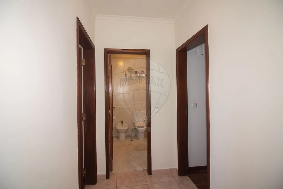 Apartamento T3 para Venda em Carregado e Cadafais Foto 13
