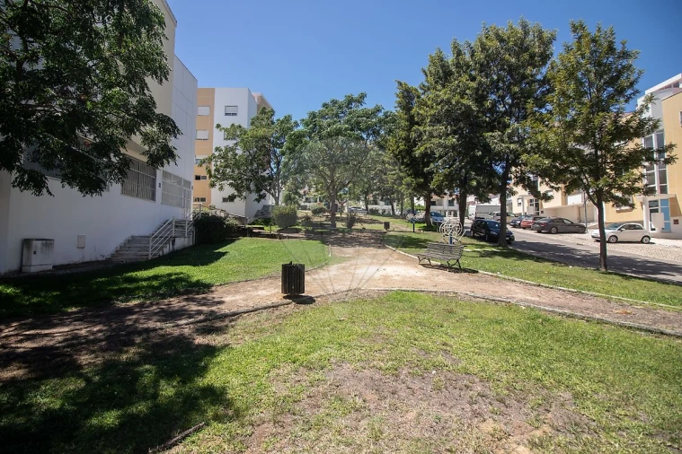 Apartamento T3 para Venda em Carregado e Cadafais Foto 27
