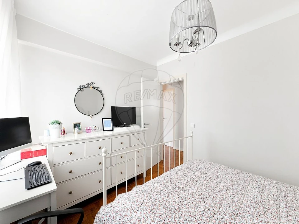 Apartamento T2 para Venda em Vila Nova da Rainha Foto 10