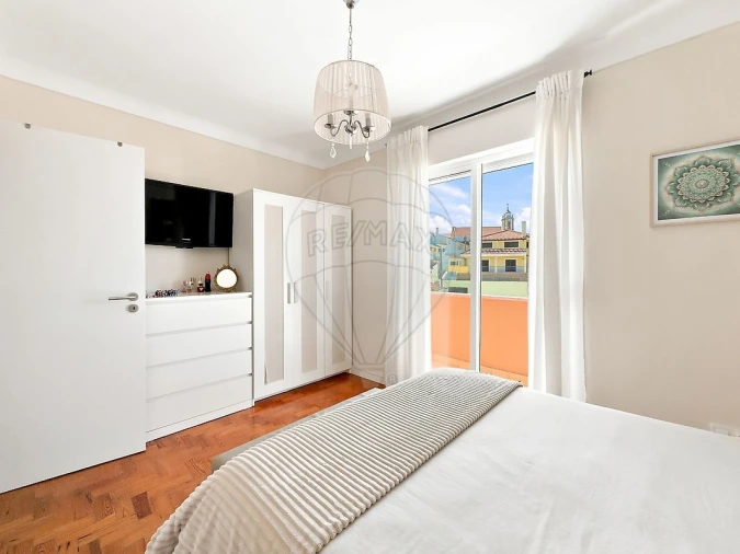 Apartamento T2 para Venda em Vila Nova da Rainha Foto 17