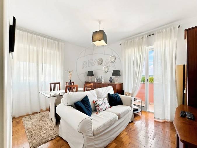 Apartamento T2 para Venda em Vila Nova da Rainha Foto 3