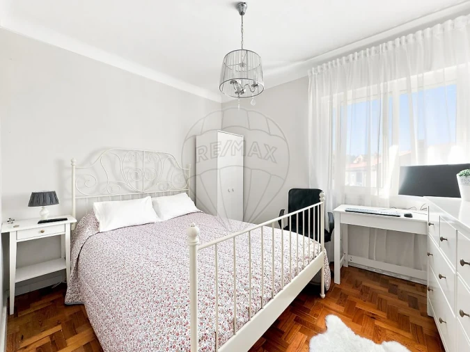 Apartamento T2 para Venda em Vila Nova da Rainha Foto 18