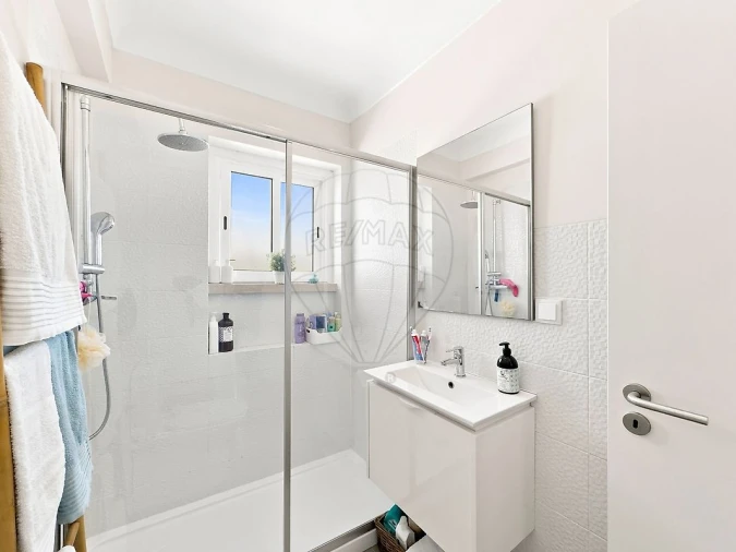 Apartamento T2 para Venda em Vila Nova da Rainha Foto 13