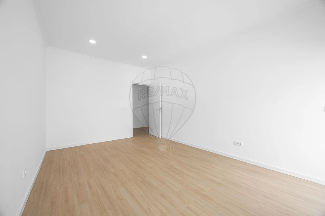 Moradia T3 para Venda em Vila Nova da Rainha Foto 1