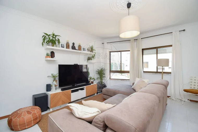 Apartamento T2 para Venda em Cacém e São Marcos Foto 9