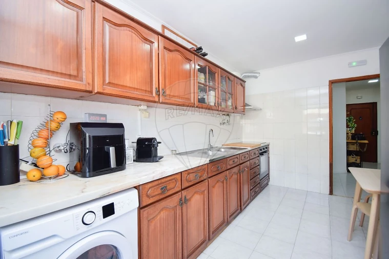 Apartamento T2 para Venda em Cacém e São Marcos Foto 7
