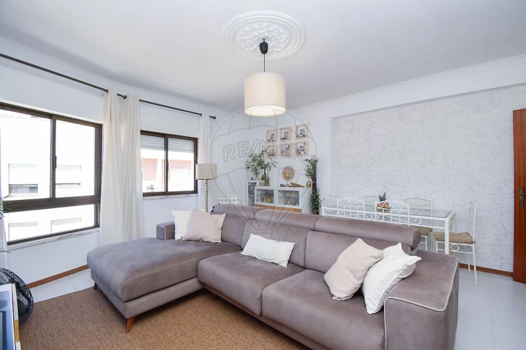 Apartamento T2 para Venda em Cacém e São Marcos Foto 10