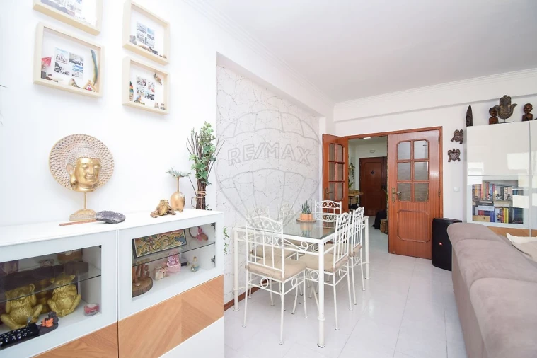 Apartamento T2 para Venda em Cacém e São Marcos Foto 12