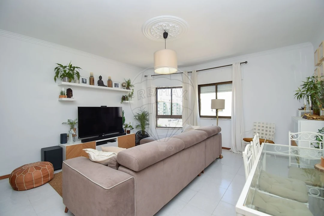 Apartamento T2 para Venda em Cacém e São Marcos Foto 8