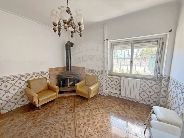 Moradia T4 para Venda em Algueirão-Mem Martins
