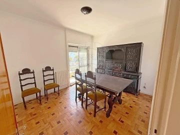 Moradia T4 para Venda em Algueirão-Mem Martins