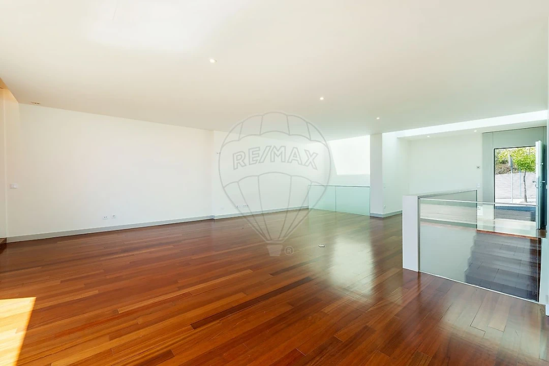Moradia T4 para Venda em Água Longa Foto 24