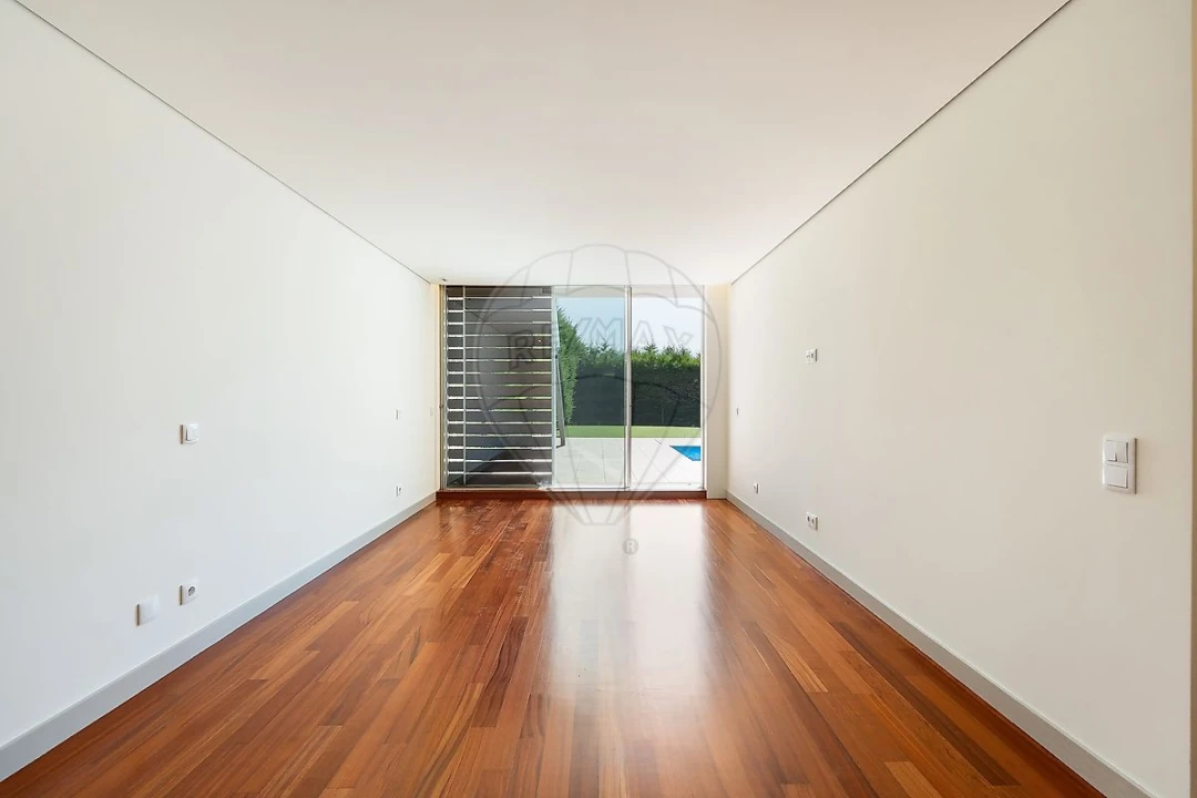 Moradia T4 para Venda em Água Longa Foto 12
