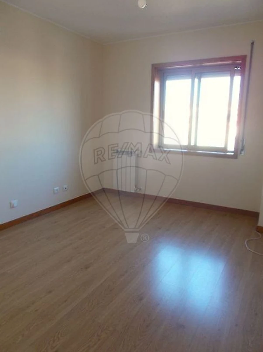 Apartamento T2 para Venda em Mafamude e Vilar do Paraíso Foto 14