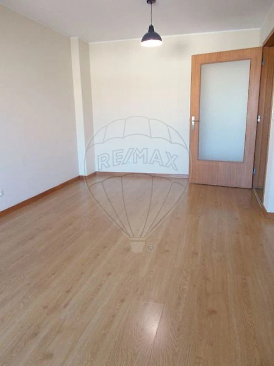 Apartamento T2 para Venda em Mafamude e Vilar do Paraíso Foto 3