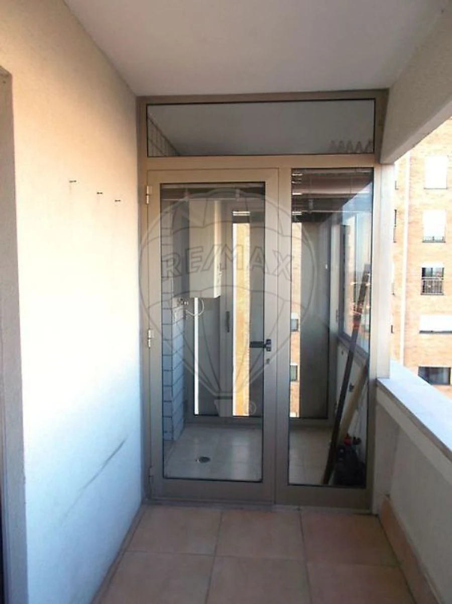 Apartamento T2 para Venda em Mafamude e Vilar do Paraíso Foto 17