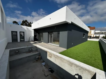 Moradia T3 para Venda em Fernao Ferro