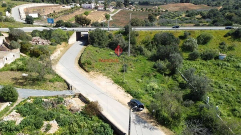 Terreno para Venda em Estômbar e Parchal