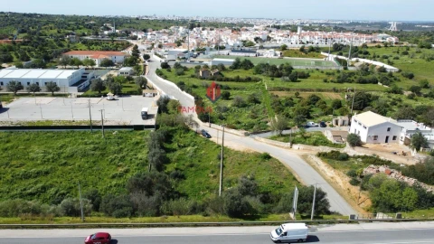 Terreno para Venda em Estômbar e Parchal