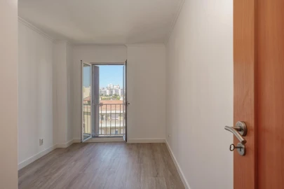 Apartamento T2 para Venda em Marvila