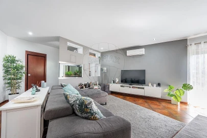 Apartamento T2 para Venda em Oliveira (Santa Maria)