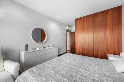 Apartamento T2 para Venda em Oliveira (Santa Maria)