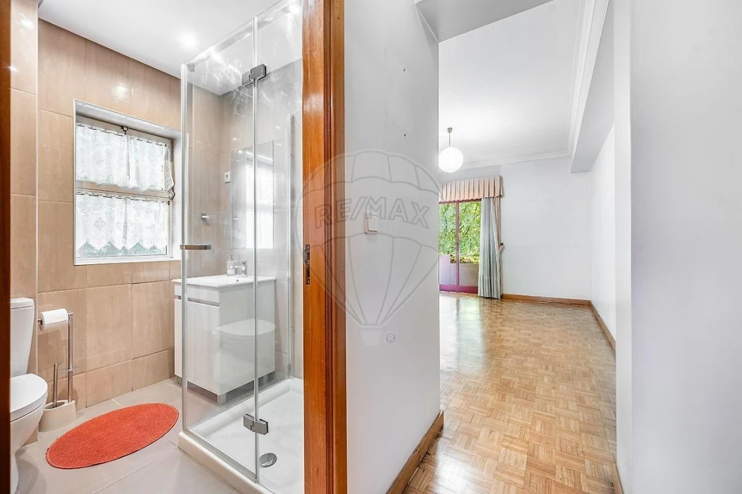 Apartamento T3 para Venda em Creixomil Foto 25