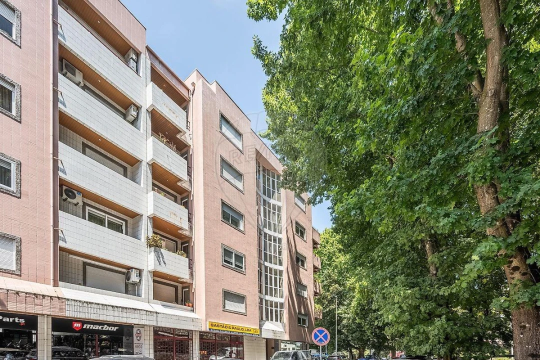 Apartamento T3 para Venda em Creixomil Foto 32