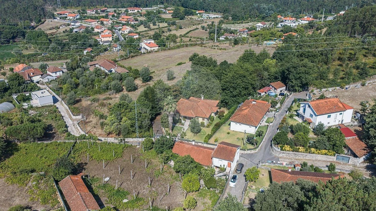 Moradia T4 para Venda em Povoa de Lanhoso (N. Senhora do Amparo) Foto 3