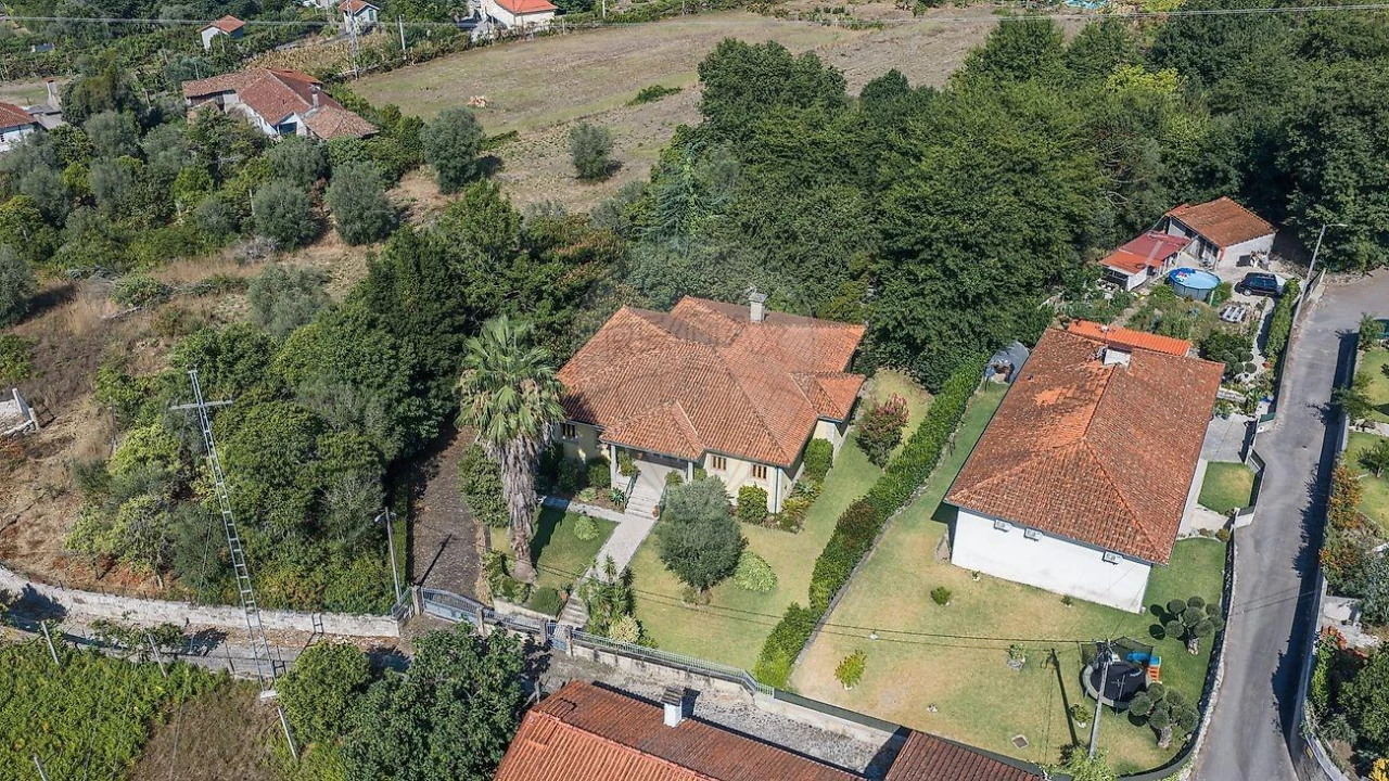 Moradia T4 para Venda em Povoa de Lanhoso (N. Senhora do Amparo) Foto 4