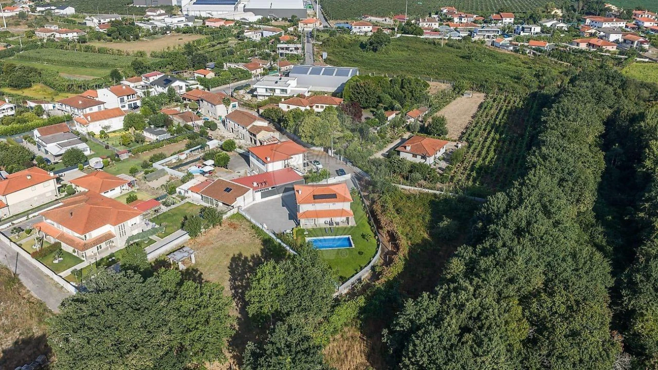 Moradia T3 para Venda em Briteiros Santo Estêvão e Donim Foto 39