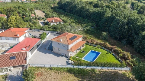 Moradia T3 para Venda em Briteiros Santo Estêvão e Donim