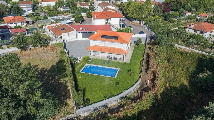 Moradia T3 para Venda em Briteiros Santo Estêvão e Donim Foto 3