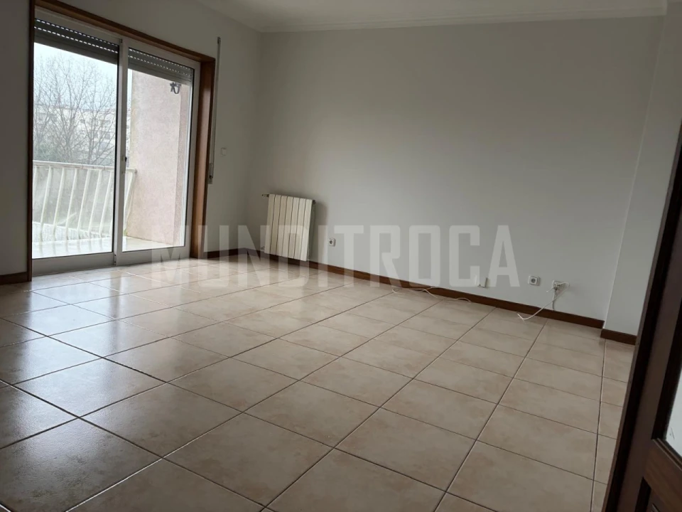 Apartamento T3 para Arrendamento em Gualtar Foto 9