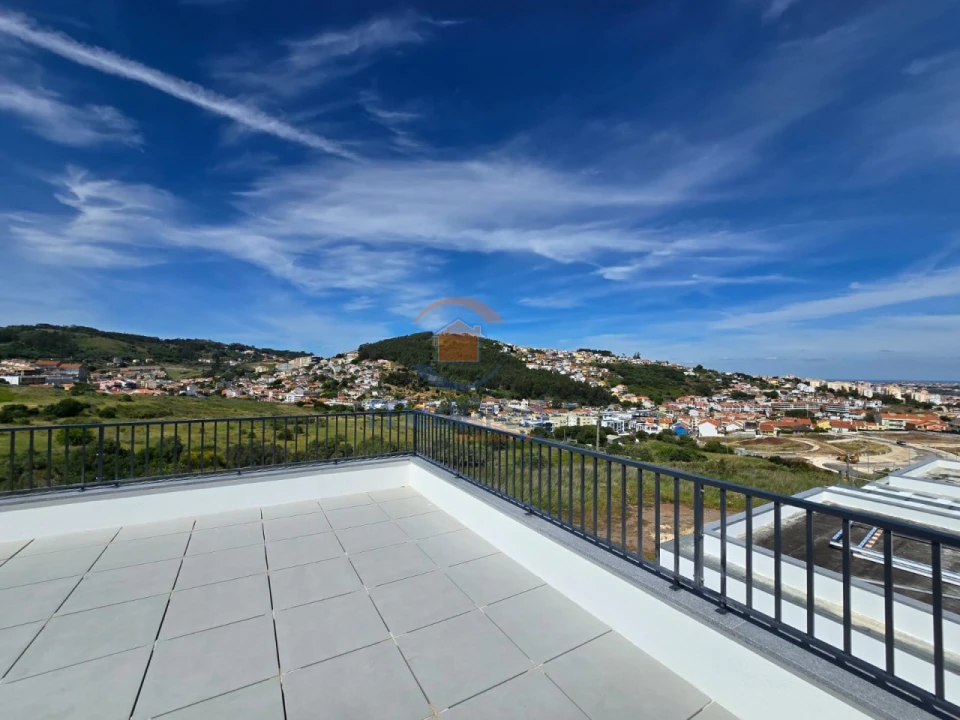 Moradia T4 para Venda em Pontinha e Famões Foto 1