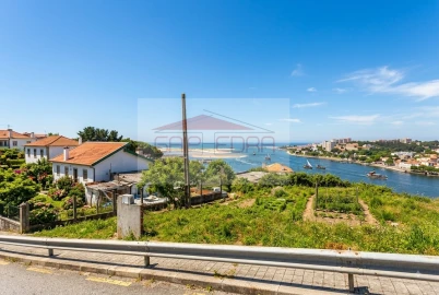 Terreno para Venda em Santa Marinha e São Pedro da Afurada