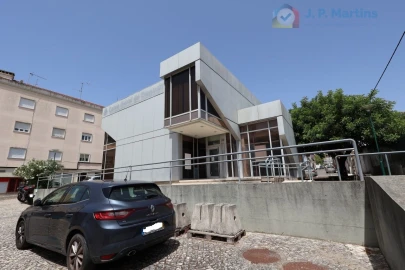 Loja para Venda em Malveira e São Miguel de Alcainça