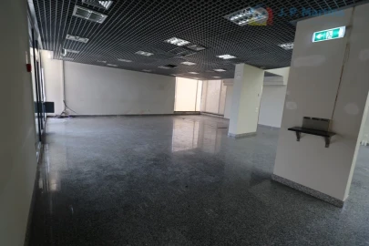 Loja para Venda em Malveira e São Miguel de Alcainça