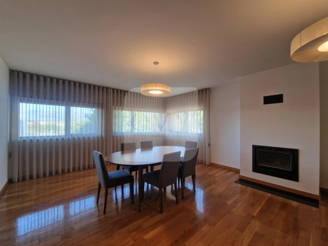 Apartamento T2 para Arrendamento em Mateus Foto 2