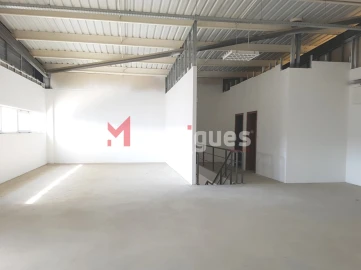 Armazém para Arrendamento em Alverca do Ribatejo e Sobralinho