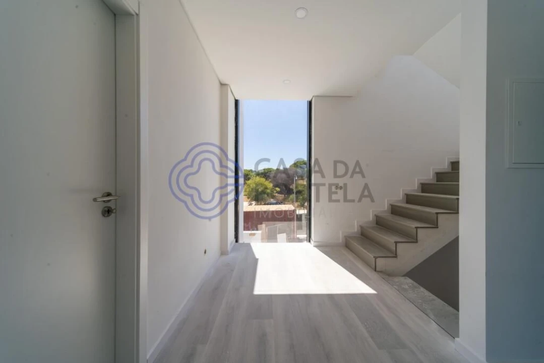Moradia T4 para Venda em Montenegro Foto 51