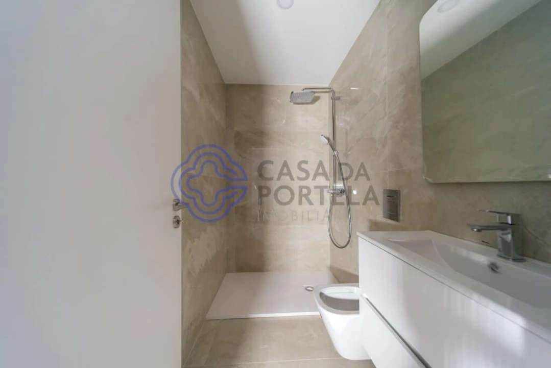 Moradia T4 para Venda em Montenegro Foto 46