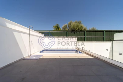 Moradia T4 para Venda em Montenegro