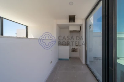 Moradia T4 para Venda em Montenegro