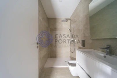 Moradia T4 para Venda em Montenegro